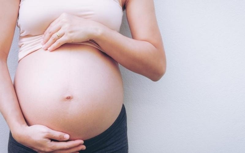 Mẹ bầu hơn 40 tuổi vẫn mong sinh con nhưng sợ rủi ro cho sức khỏe mẹ và bé